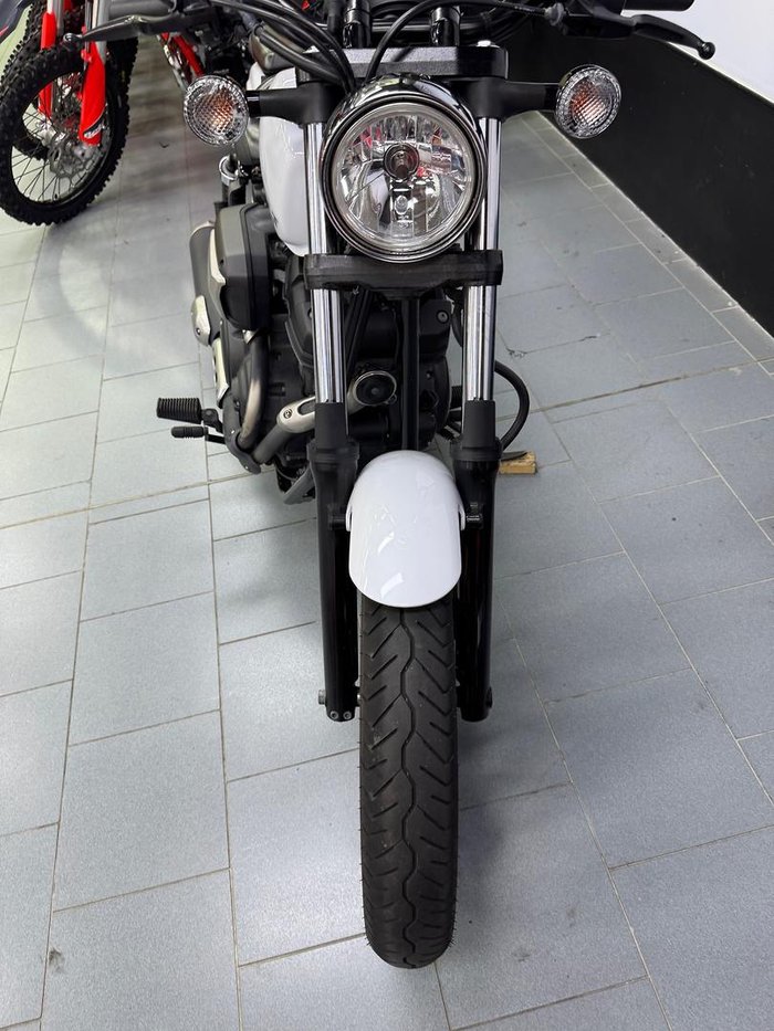 2013 Yamaha Bolt (XVS950CU) Bolt White