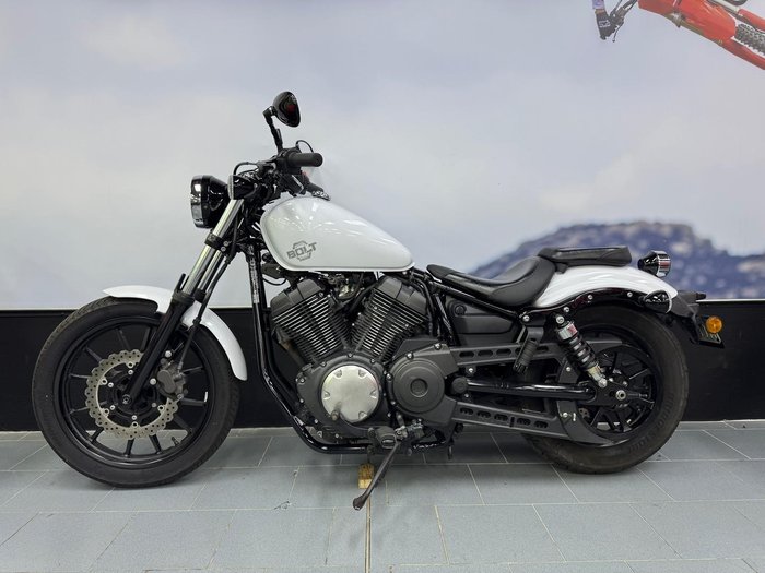 2013 Yamaha Bolt (XVS950CU) Bolt White