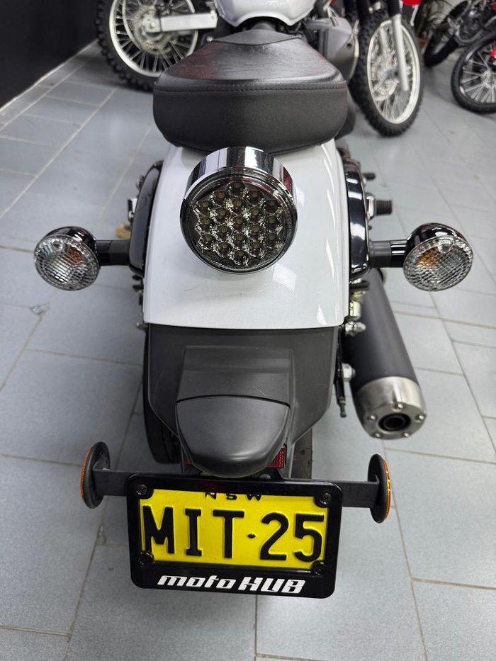 2013 Yamaha Bolt (XVS950CU) Bolt White