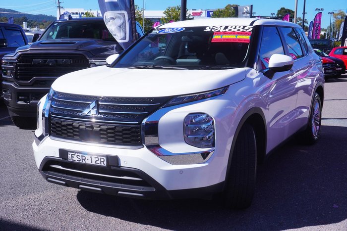 2022 Mitsubishi Outlander ES