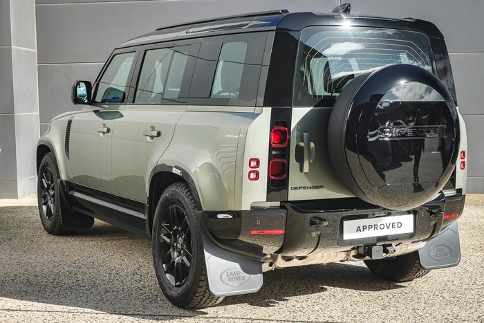 2025 Land Rover Defender 110 D350 X-Dynamic SE