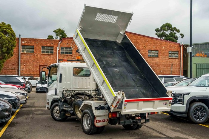 2016 Isuzu N Series NLR 45-150