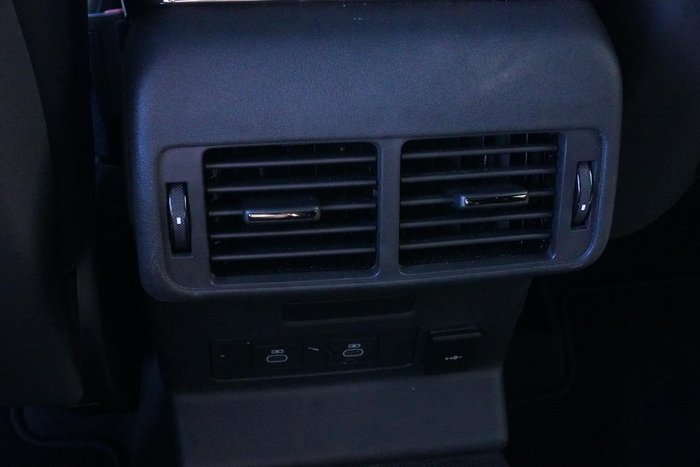 2024 Land Rover Range Rover Velar P250 Dynamic SE