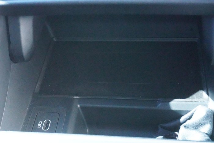 2024 Land Rover Range Rover Velar P250 Dynamic SE