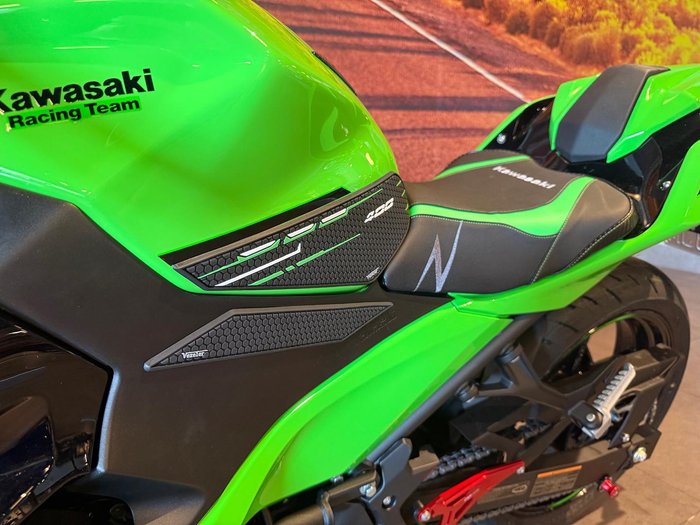 2023 Kawasaki Ninja 400 Special Edition (EX400G) Ninja Green