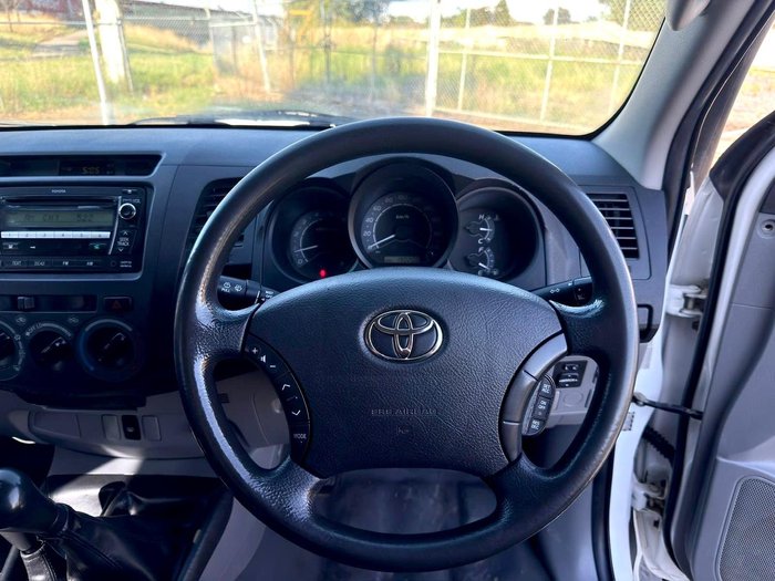2009 Toyota Hilux SR KUN26R MY09 4X4 Glacier White