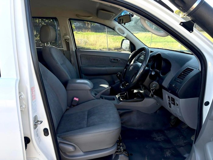 2009 Toyota Hilux SR KUN26R MY09 4X4 Glacier White