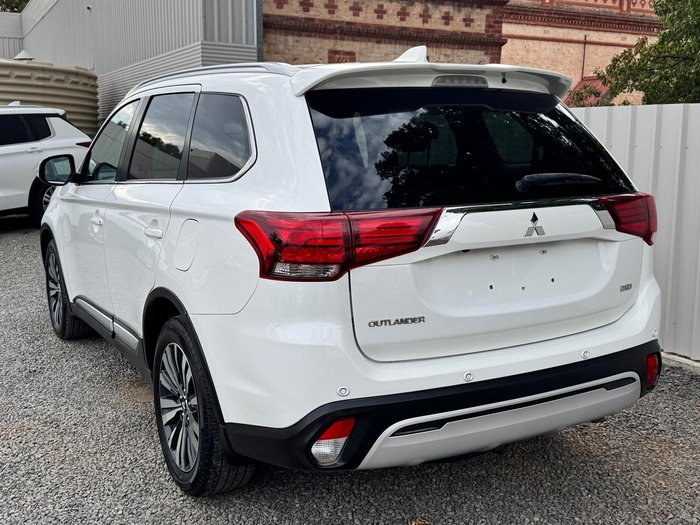 2021 Mitsubishi Outlander LS