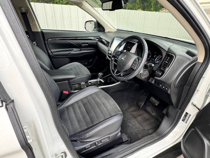 2021 Mitsubishi Outlander LS