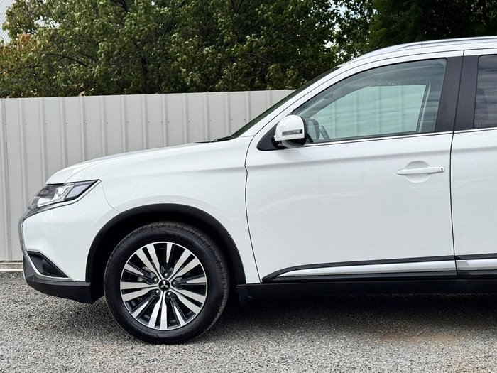 2021 Mitsubishi Outlander LS