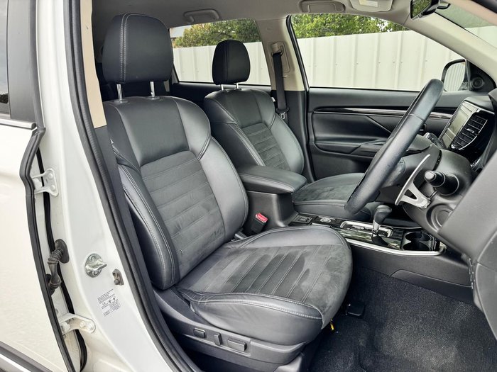 2021 Mitsubishi Outlander LS