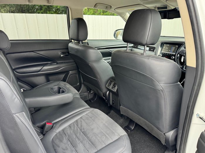 2021 Mitsubishi Outlander LS