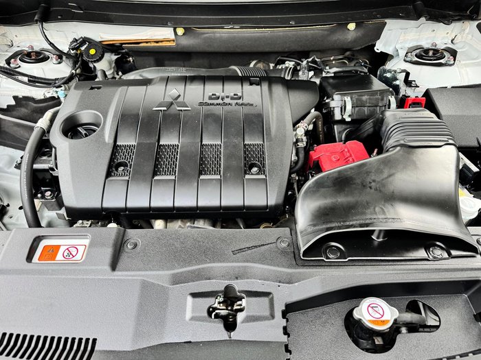 2021 Mitsubishi Outlander LS