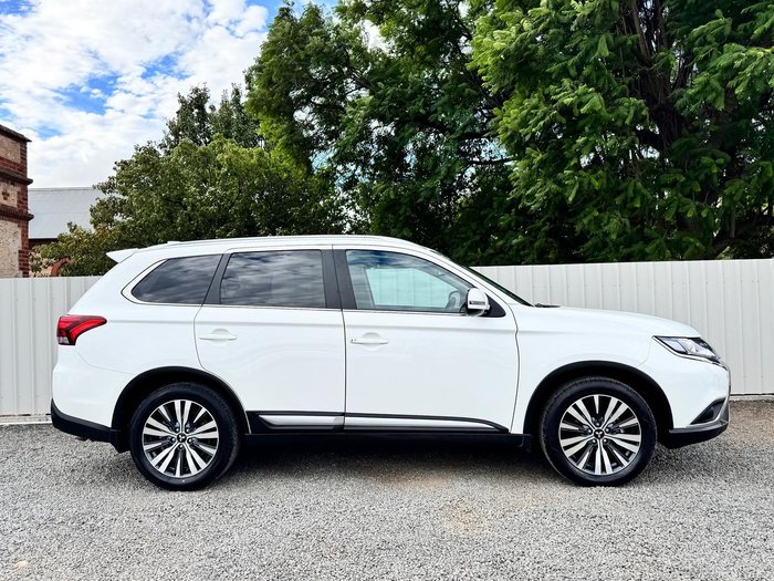 2021 Mitsubishi Outlander LS