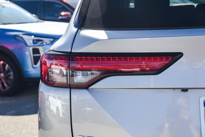 2021 Mitsubishi Outlander LS