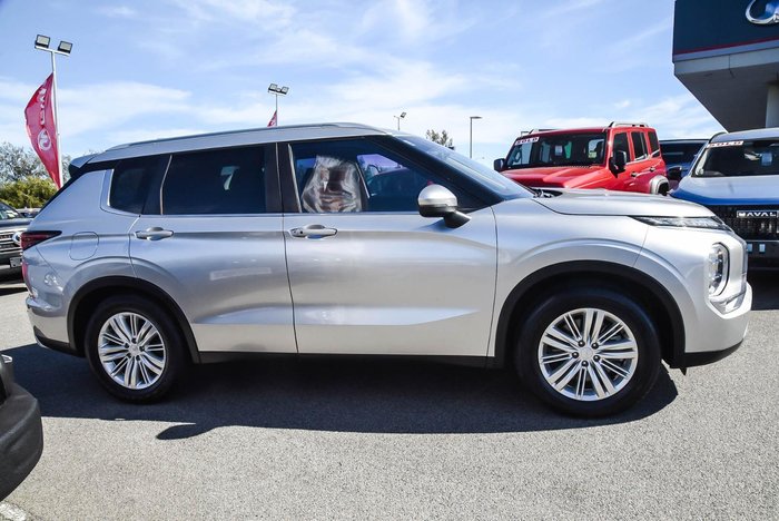 2021 Mitsubishi Outlander LS