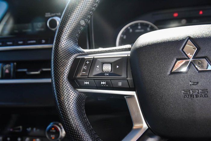 2021 Mitsubishi Outlander LS