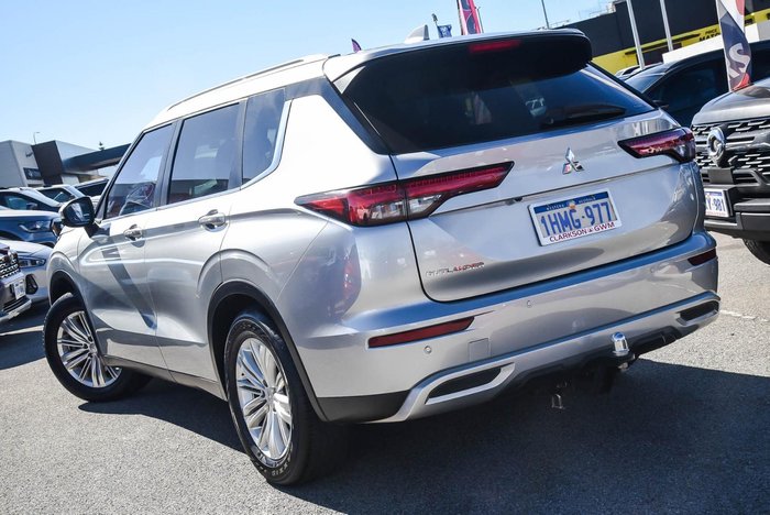 2021 Mitsubishi Outlander LS