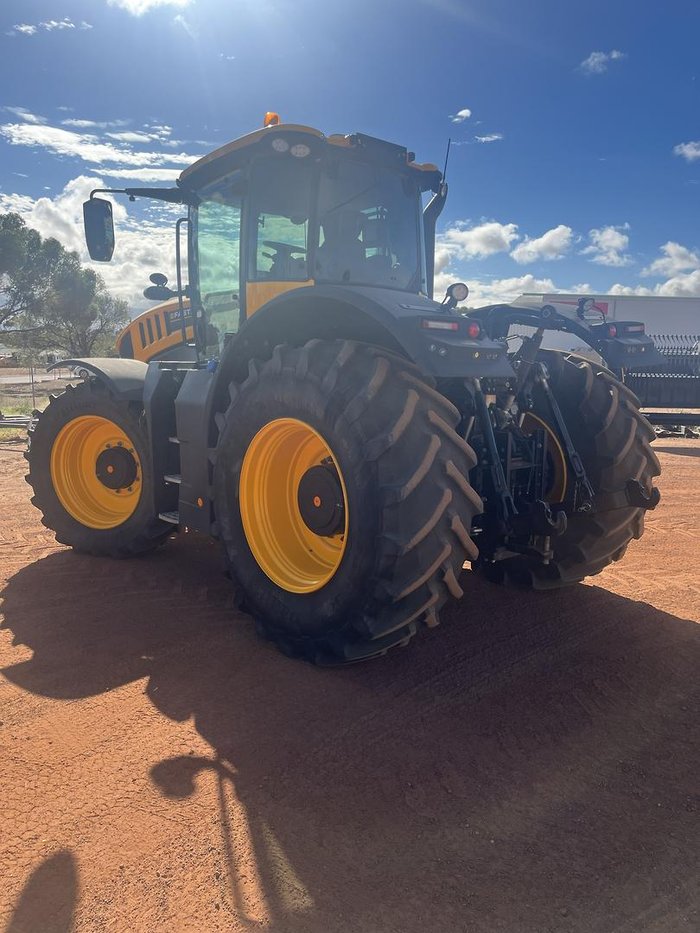 2019 JCB 8330 Fastrac Tractor