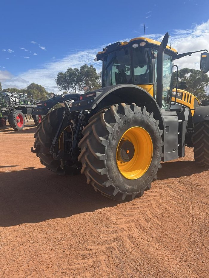 2019 JCB 8330 Fastrac Tractor