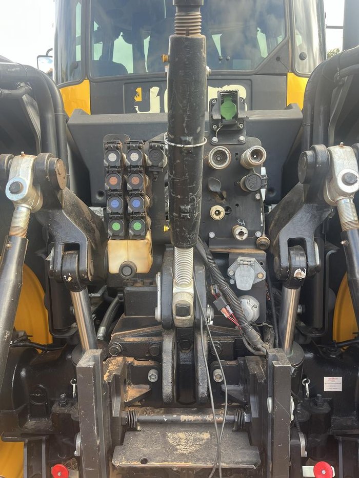 2019 JCB 8330 Fastrac Tractor