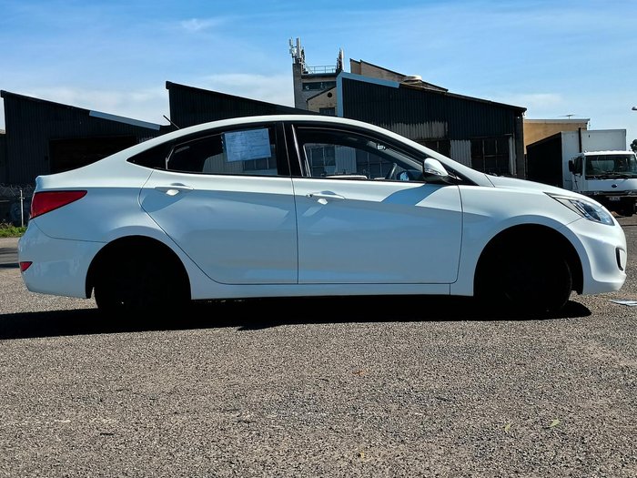 2015 Hyundai Accent Active
