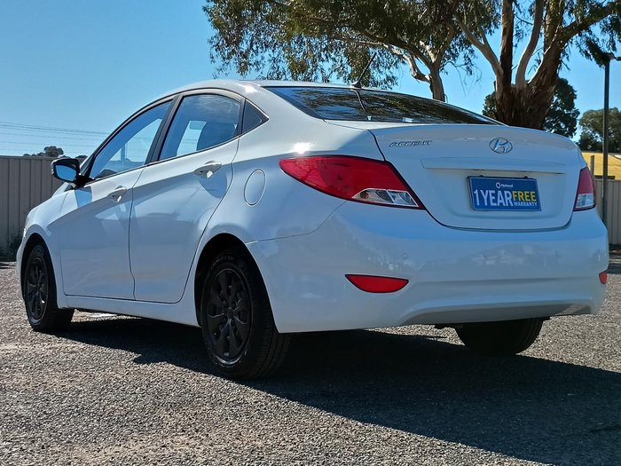 2015 Hyundai Accent Active