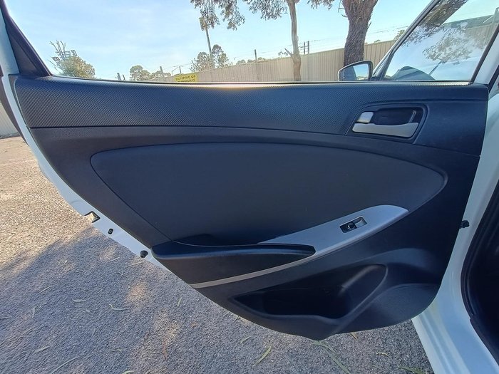 2015 Hyundai Accent Active
