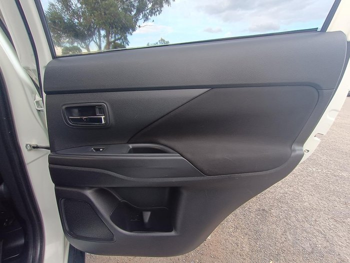 2015 Mitsubishi Outlander LS