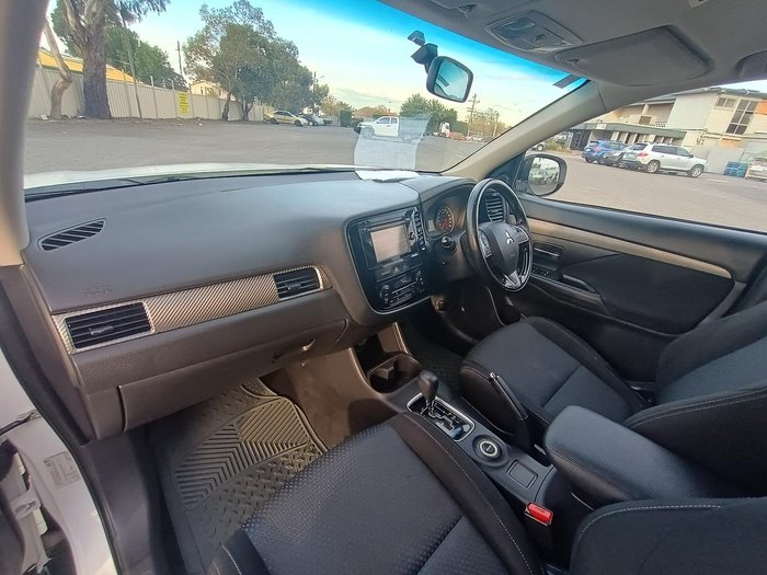 2015 Mitsubishi Outlander LS
