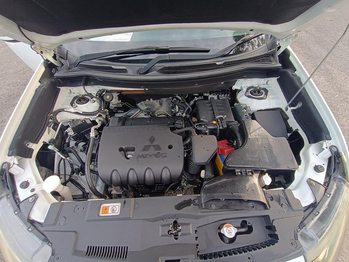 2015 Mitsubishi Outlander LS