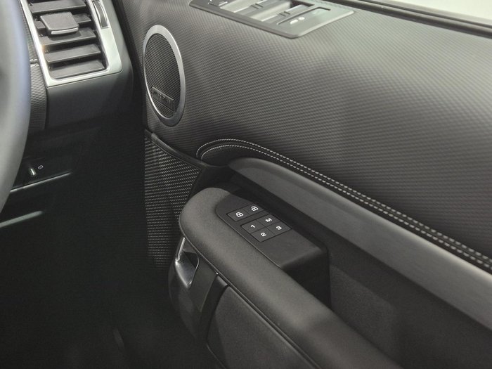 2025 Land Rover Discovery D350 Dynamic SE