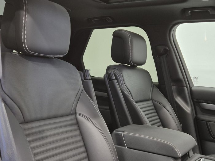 2025 Land Rover Discovery D350 Dynamic SE