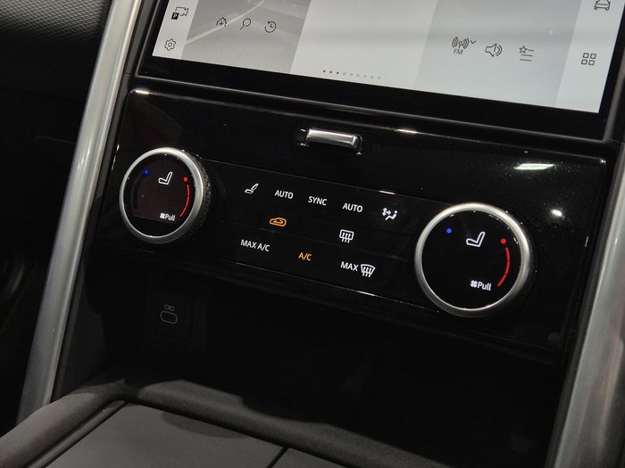 2025 Land Rover Discovery D350 Dynamic SE