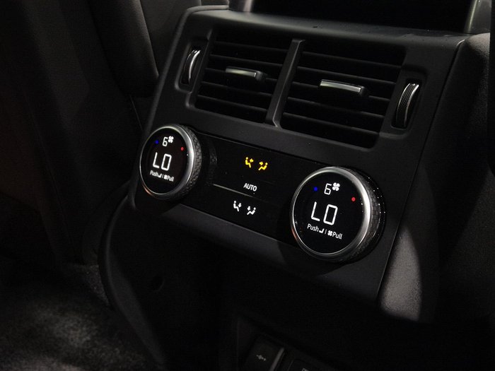 2025 Land Rover Discovery D350 Dynamic SE