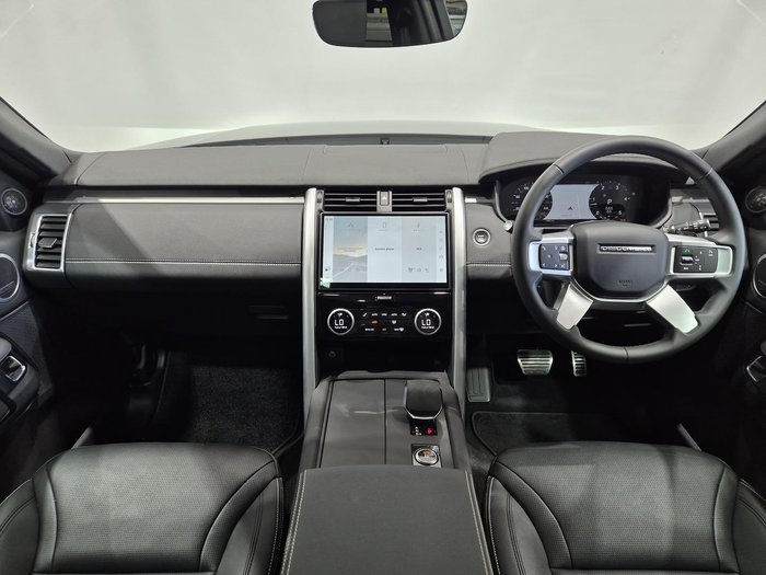 2025 Land Rover Discovery D350 Dynamic SE