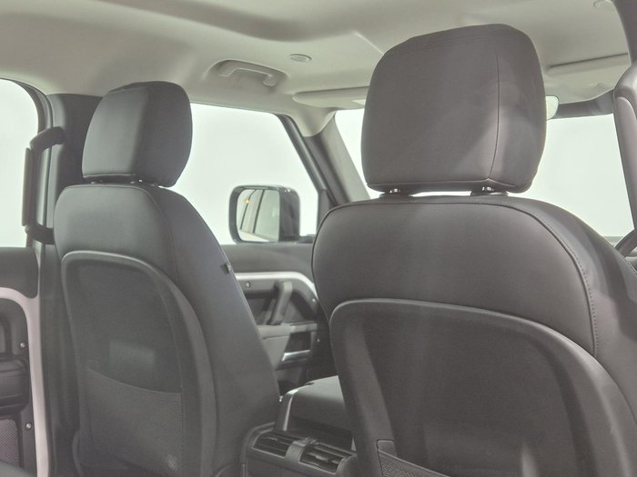 2022 Land Rover Defender 110 P400 S