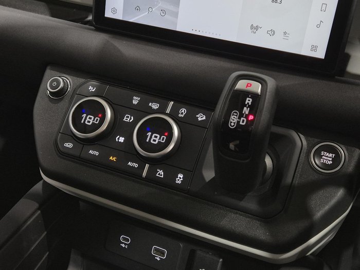 2022 Land Rover Defender 110 P400 S