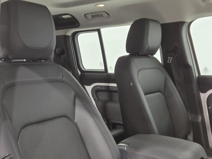 2022 Land Rover Defender 110 P400 S