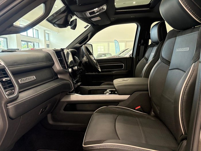 2026 RAM 2500 Laramie DJ MY26 4X4 Dual Range Granite Crystal