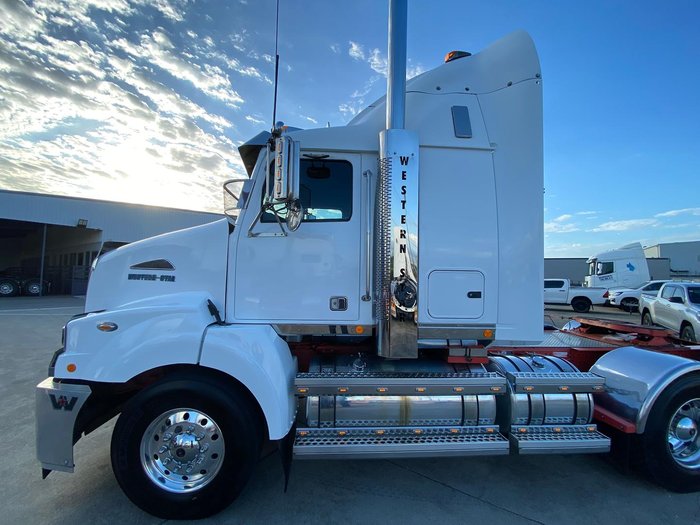 2017 Western Star 5800 Series