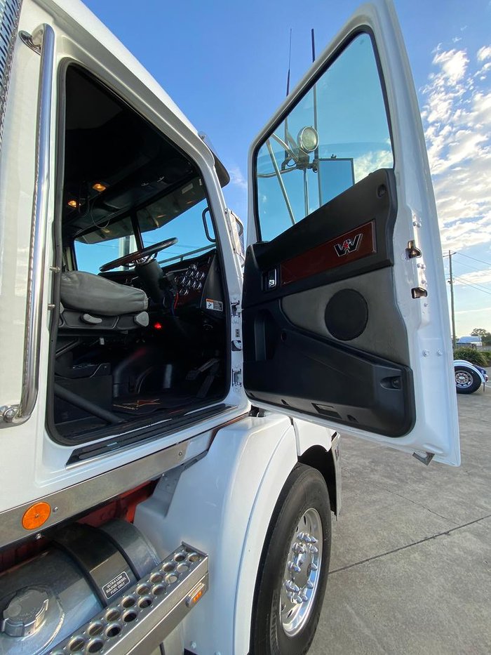 2017 Western Star 5800 Series