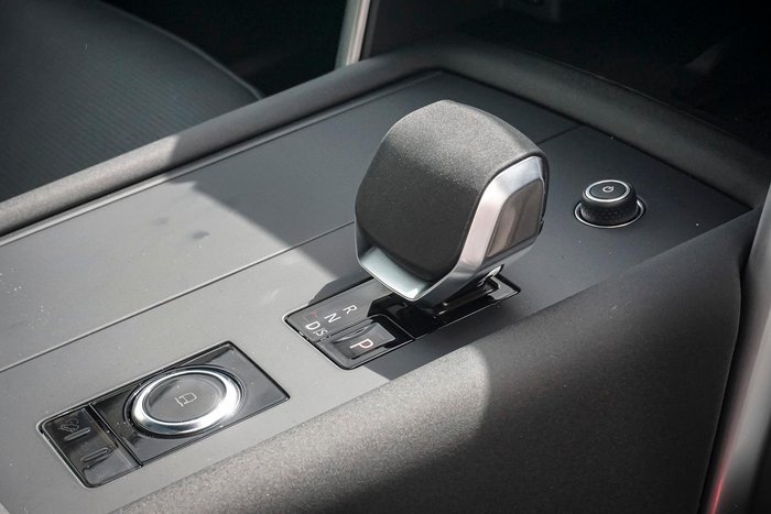 2026 Land Rover Discovery D350 Dynamic SE