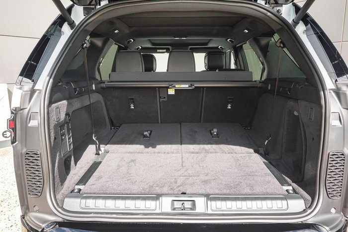 2026 Land Rover Discovery D350 Dynamic SE