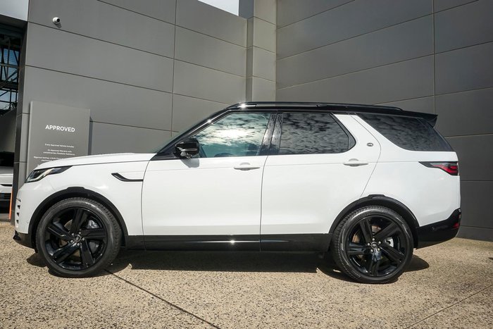 2026 Land Rover Discovery D350 Dynamic SE