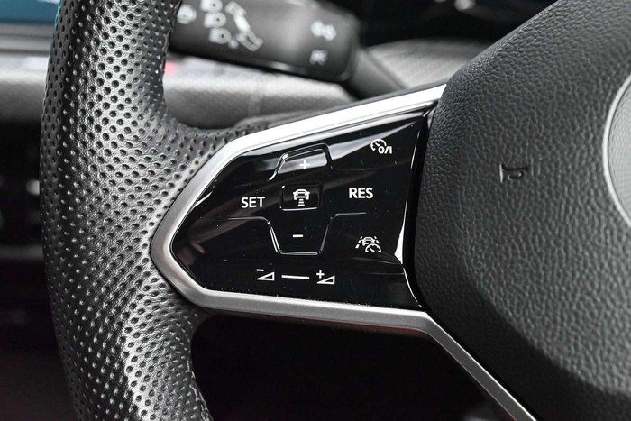 2022 Volkswagen Golf 110TSI R-Line