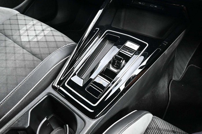 2022 Volkswagen Golf 110TSI R-Line