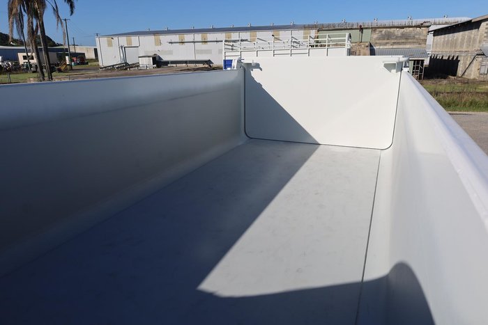 2024 Fuso Shogun FS76 400 White