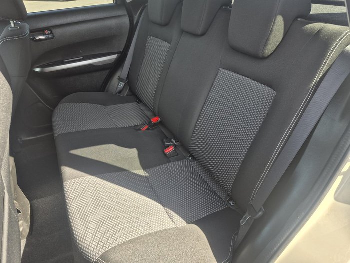 2018 Suzuki Vitara RT-S LY Savannah Ivory