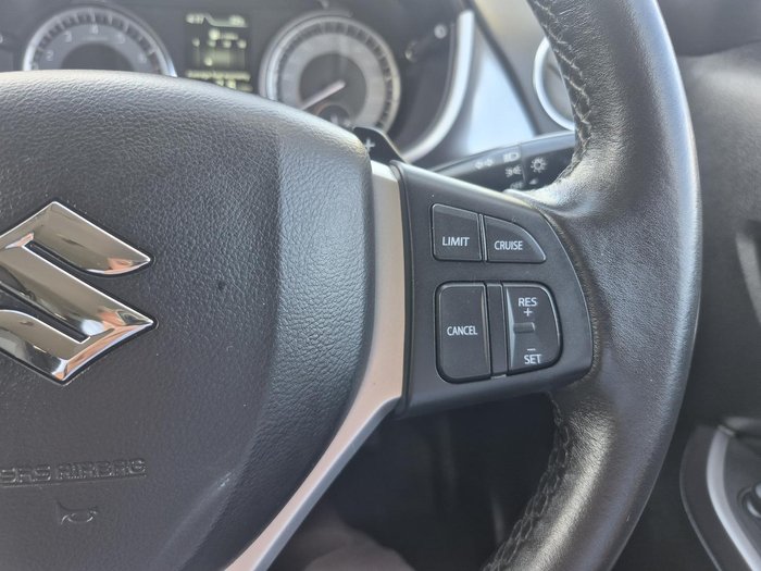 2018 Suzuki Vitara RT-S LY Savannah Ivory